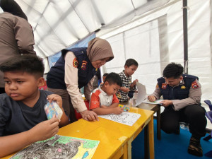 Trauma Healing Polri, Dukungan Psikologis bagi Anak Korban Banjir Bandang di Padang Pariaman