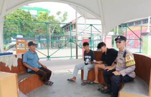 Bhabinkamtibmas Pulau Kelapa Ajak Warga Jaga Keamanan Demi Wisata Aman dan Nyaman