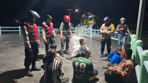Patroli Dini Hari Polsek Kepulauan Seribu Selatan Antisipasi 3C dan Gangguan Kamtibmas dan Sosialisasi Call Center 110 Digencarkan