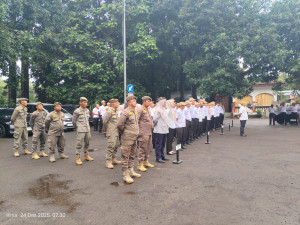 Sinergitas TNI-Polri Laksanakan Apel Gabungan Tingkat Kecamatan Mustikajaya