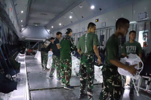 Hari Kedelapan Penanganan Gempa NTT, TNI Salurkan 695,170 Ton Bantuan