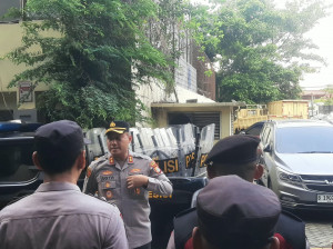 Polisi Kawal Aksi Buruh di Hotel Grand Asia Penjaringan, Mediasi Berlangsung hingga Sore Hari