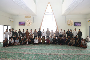 Jumat Curhat di Masjid Al-Fattah, Polisi Ajak Orang Tua Awasi Anak