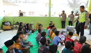 Dari Kepedulian untuk Masa Depan: Polri–Universitas Jambi Bantu Pelajar Aceh Tamiang