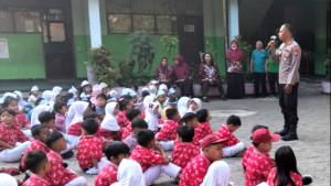 Jakarta On The Spot Polsek Bekasi Selatan, Tanamkan Nilai Budi Pekerti dan Antiperundungan Kepada Pelajar SDN Kayuringin Jaya XV